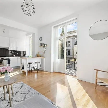 Luxurious Retreat In The Middle Of Center Leilighet